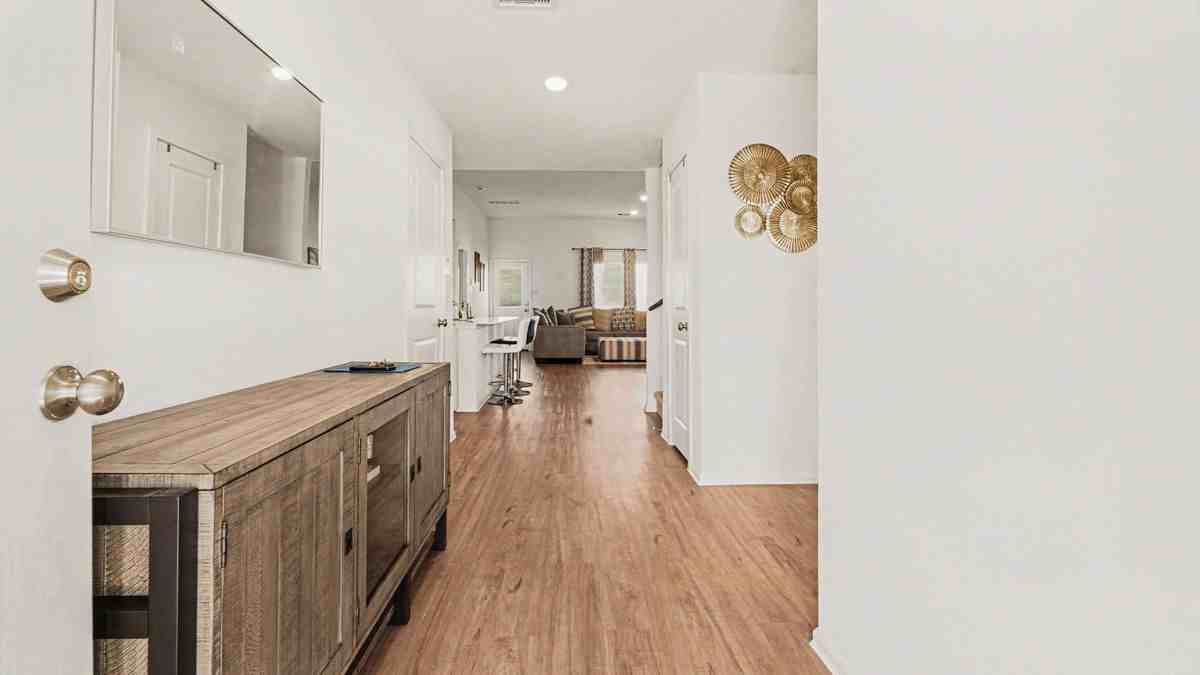 9502 Brookside Point Dr - Photo 2 of 34