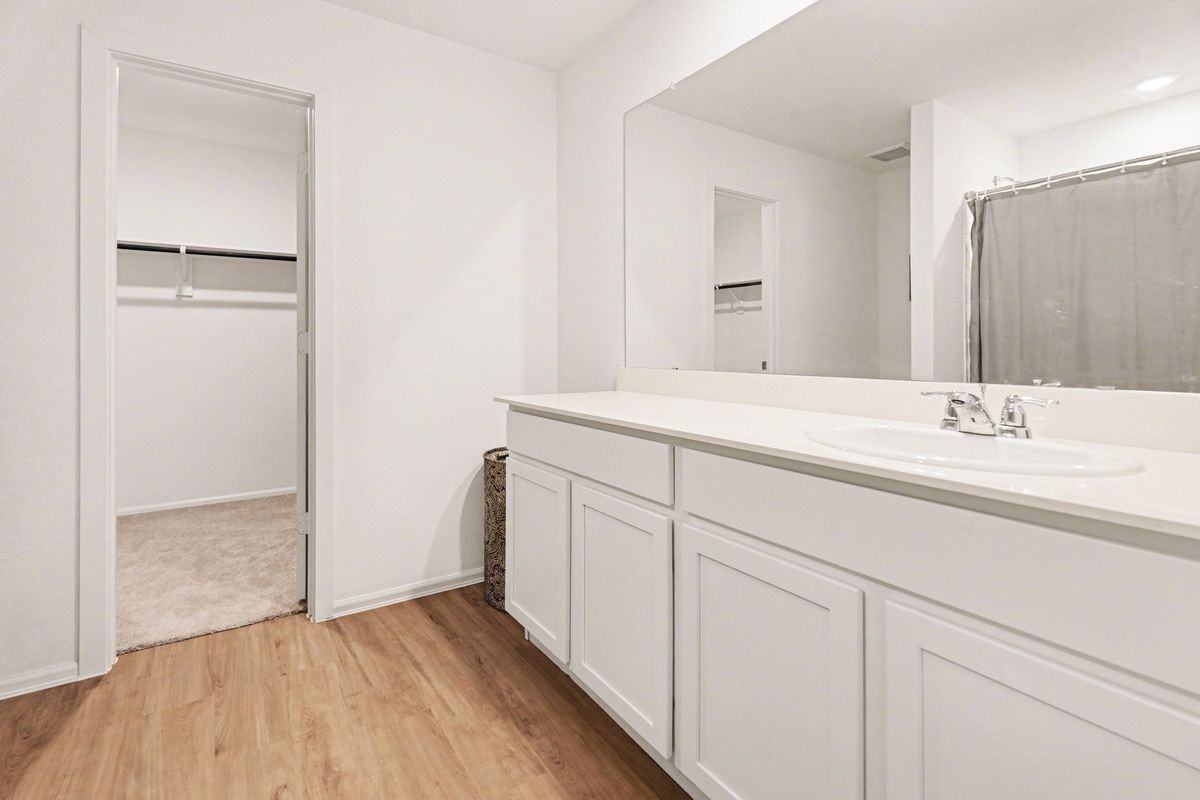 9502 Brookside Point Dr - Photo 3 of 34