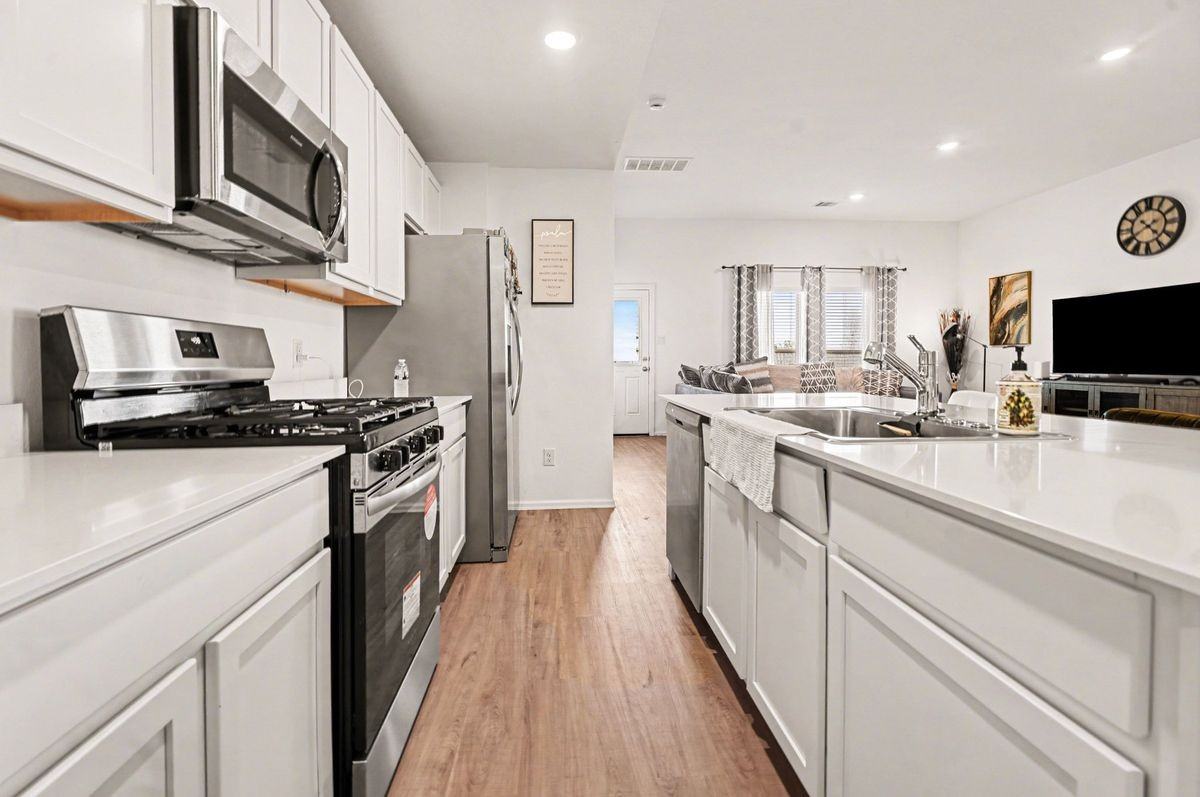 9502 Brookside Point Dr - Photo 7 of 34