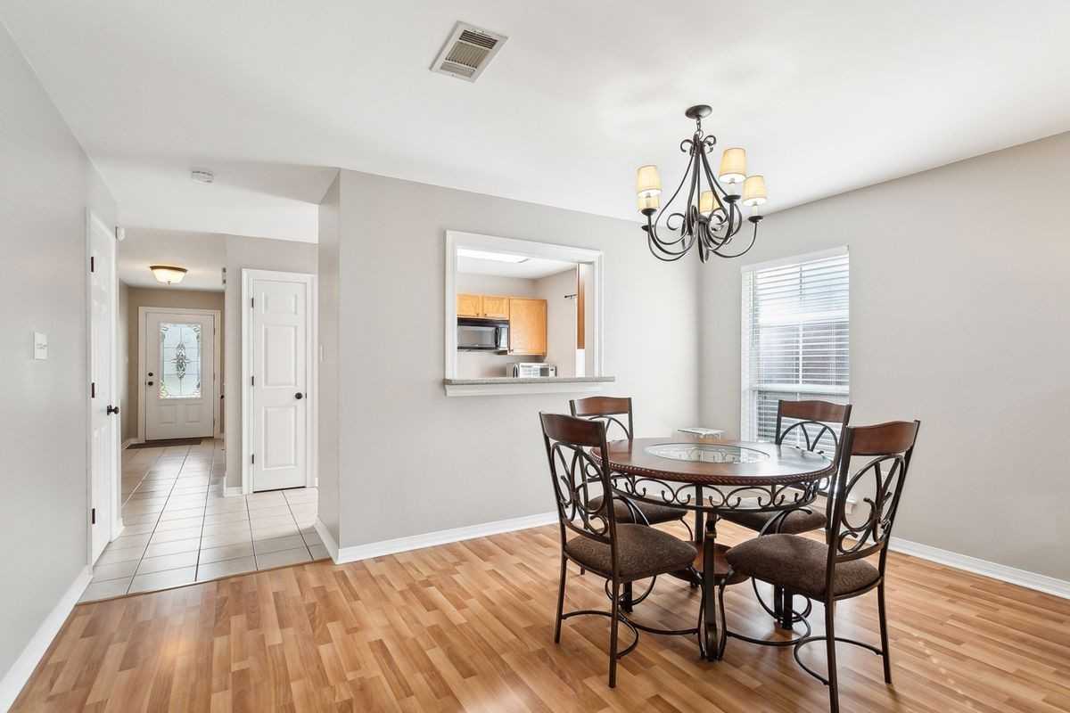 136 SOUTHGATE Drive, 136 ##136 - Photo 5 of 6