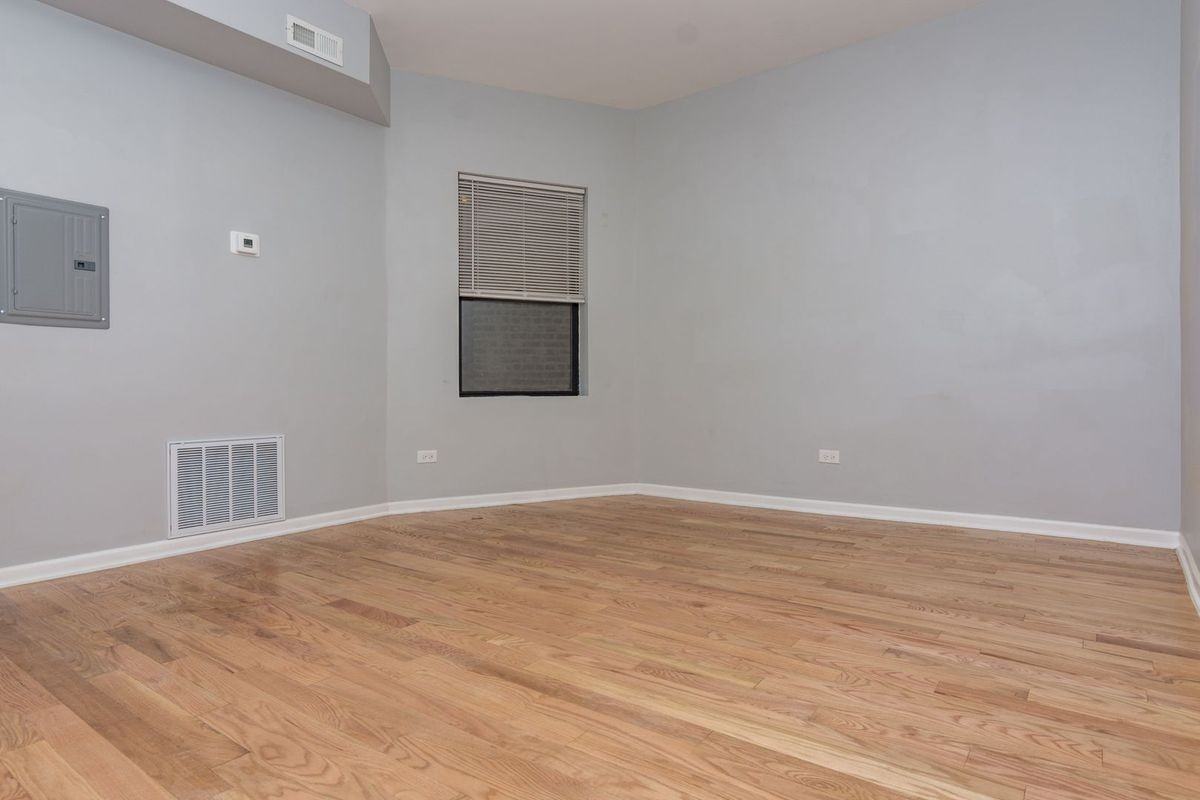 71 E 56th St - Photo 6 of 10