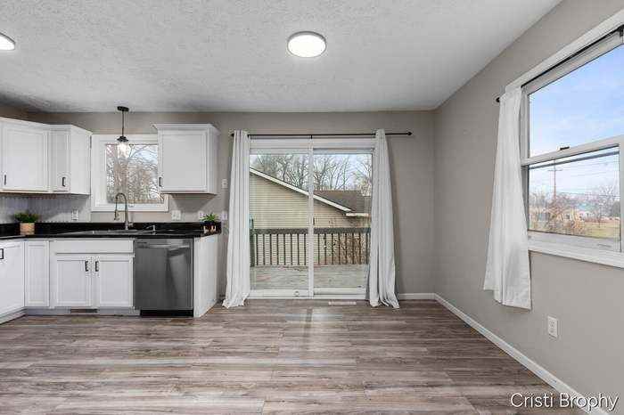 952 Woodside Dr - Photo 6 of 19