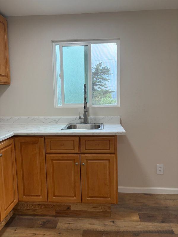 1176 Kimbark Ave - Photo 3 of 4