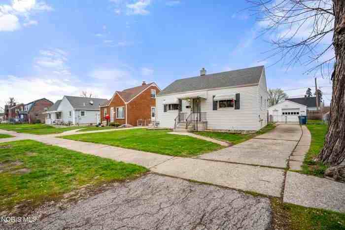 4539 290th St - Photo 2 of 24