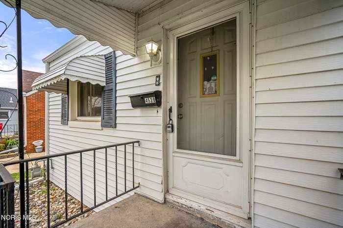 4539 290th St - Photo 3 of 24