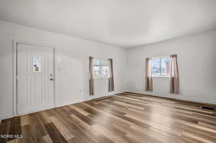 4539 290th St - Photo 5 of 24