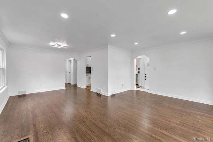 8285 Cheyenne St - Photo 6 of 33