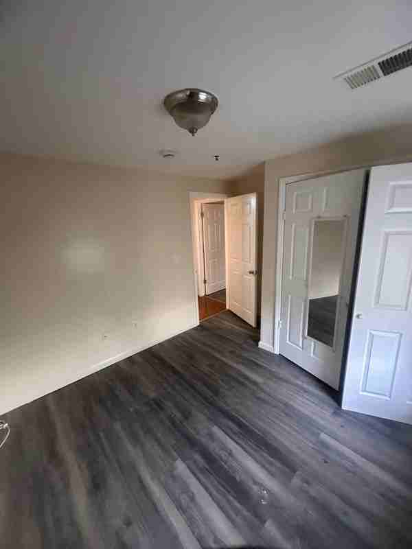 408-410 S 19th St ##1 - Photo 4 of 15