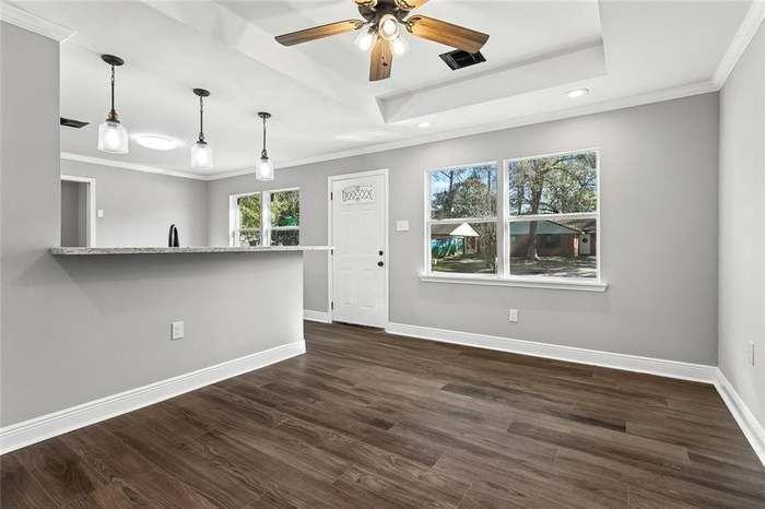 236 Martin Ln - Photo 4 of 16