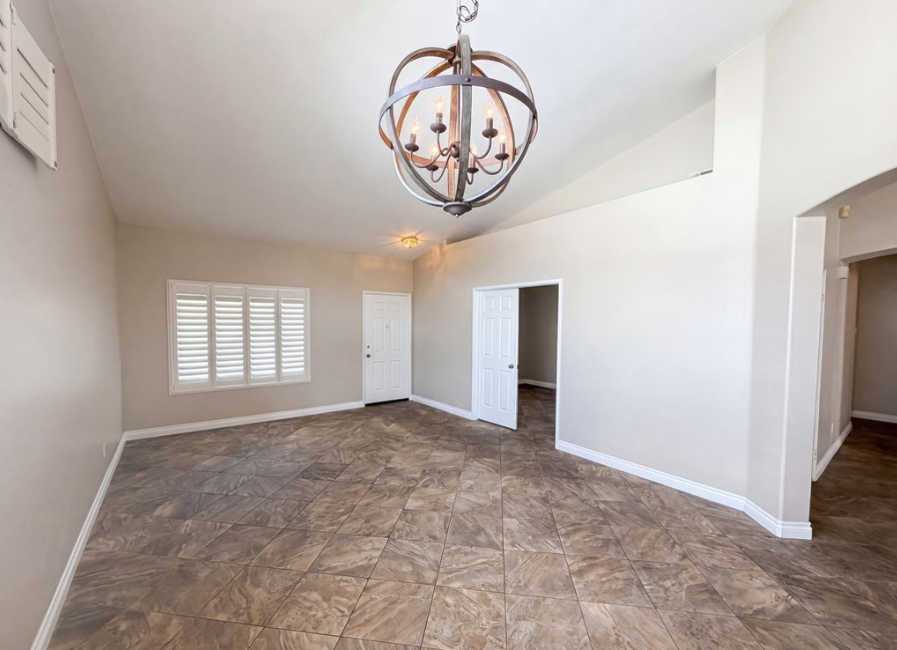 3630 Vanderbilt Dr - Photo 5 of 33