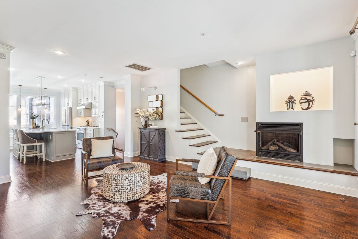 337 W 7th St - Photo 6 of 31