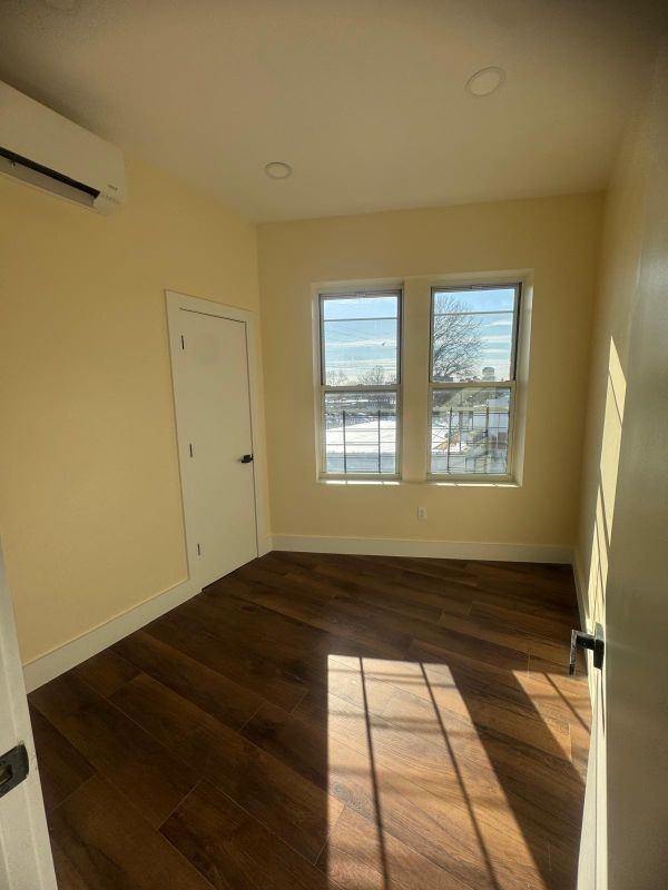 9104 43rd Ave ##2nd - Photo 2 of 11