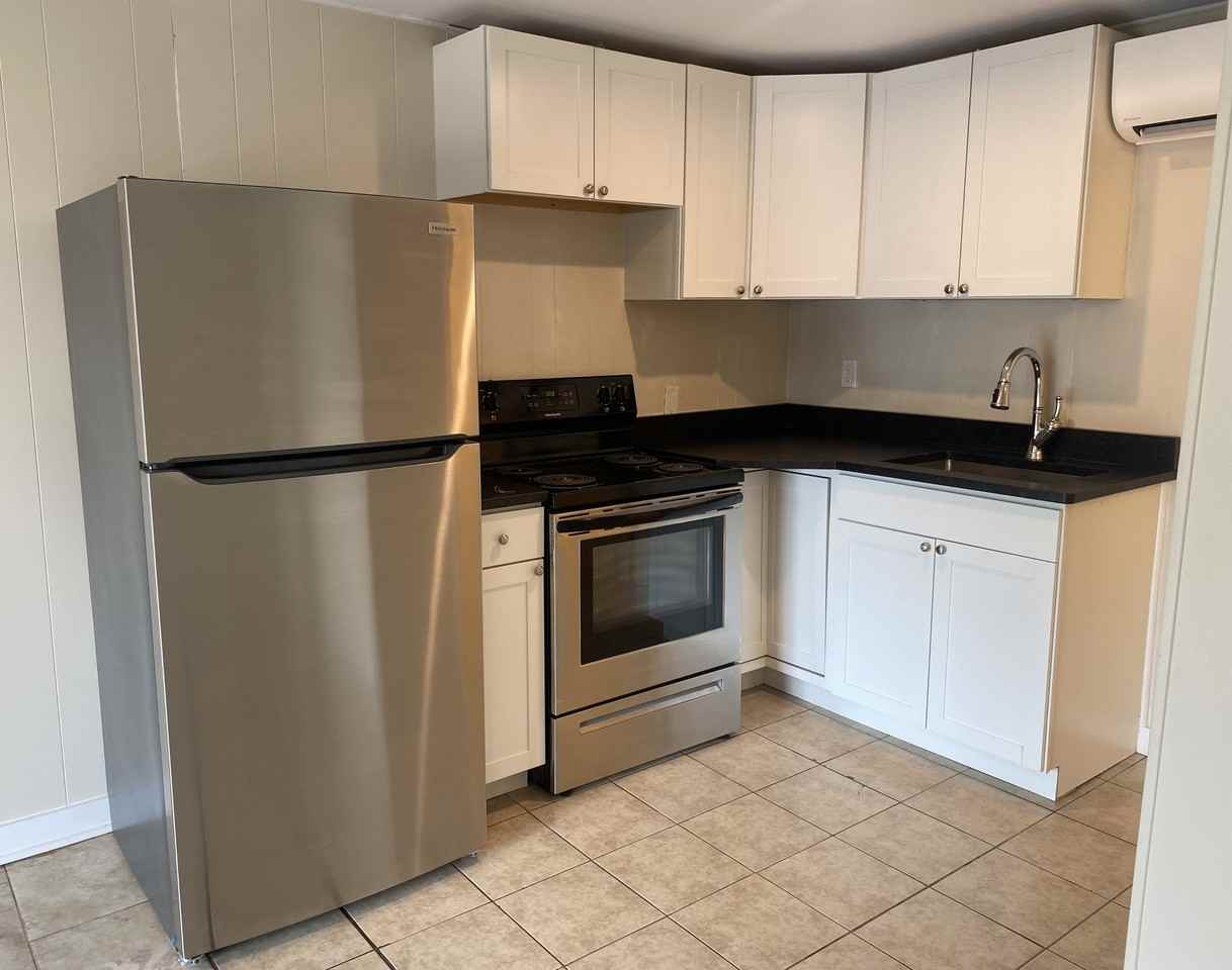 18 Imperial - Photo 5 of 11