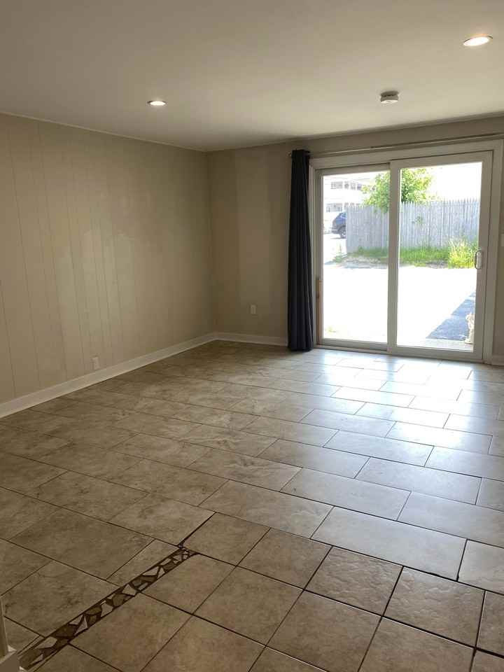 18 Imperial - Photo 6 of 11