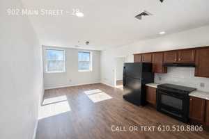 featured image of 902 Main St