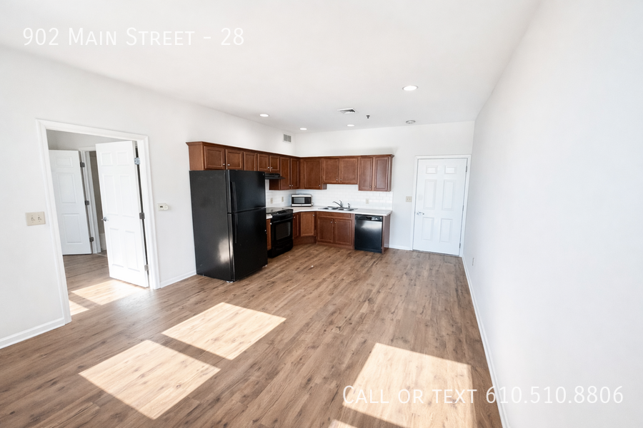 902 Main St - Photo 2 of 29