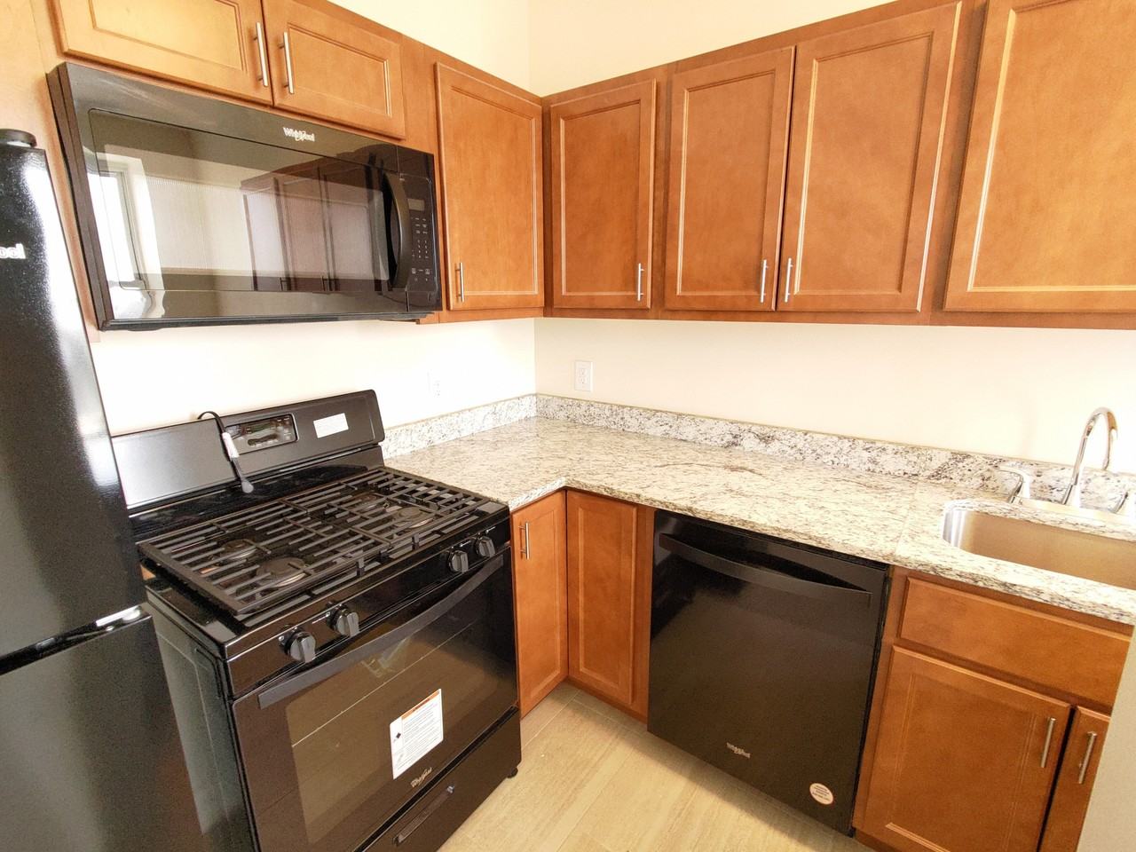 1812 Eutaw Place Apartments - Photo 5 of 18