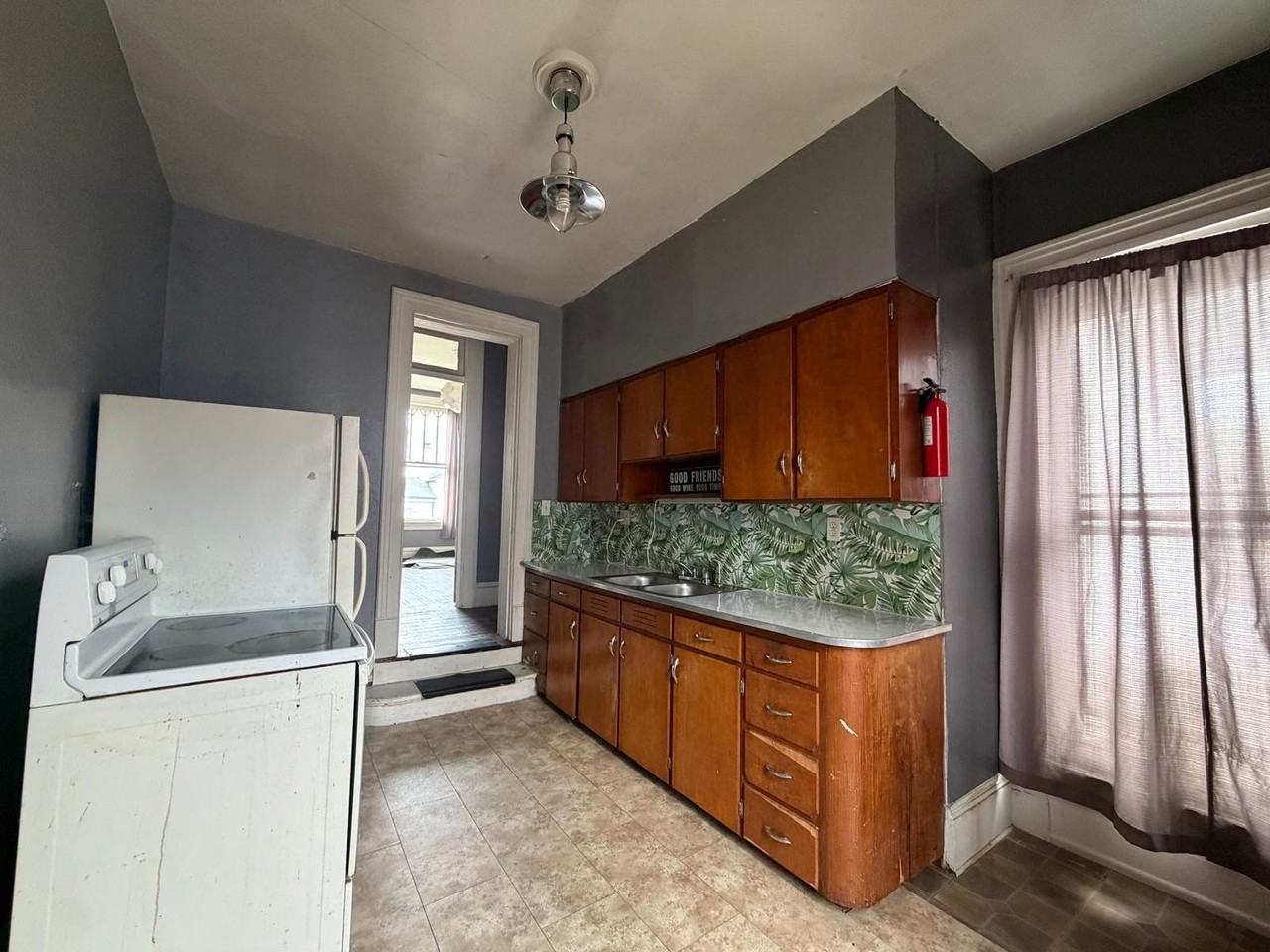 726 N Downing - Photo 3 of 10