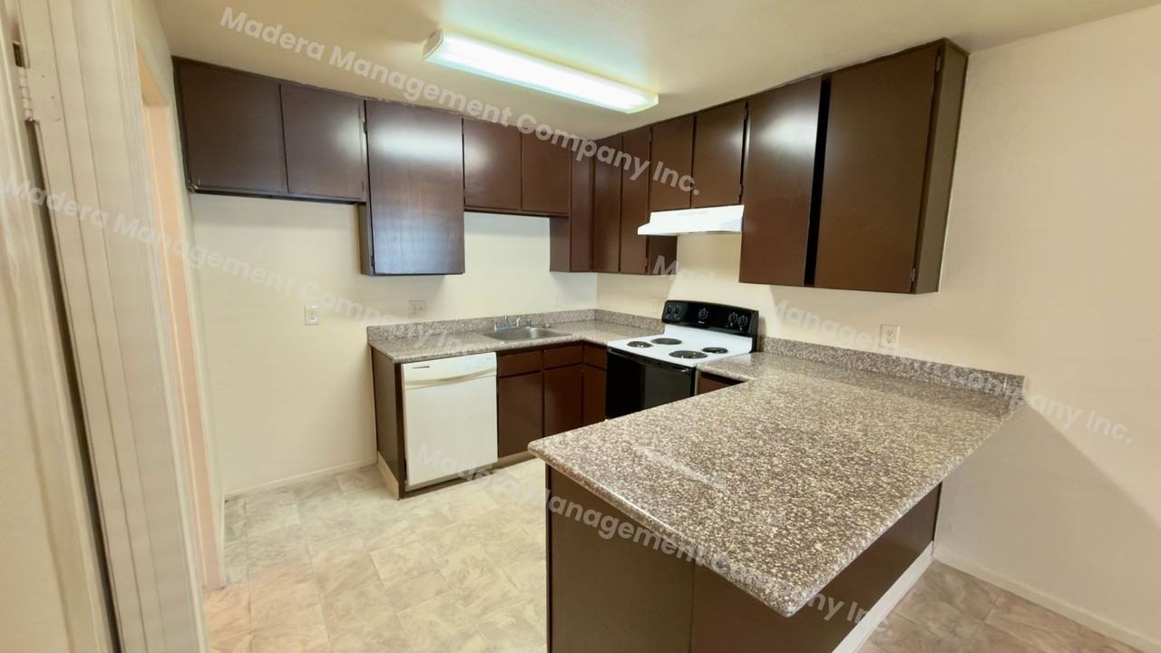 301 S B Street Apts. - Photo 4 of 11