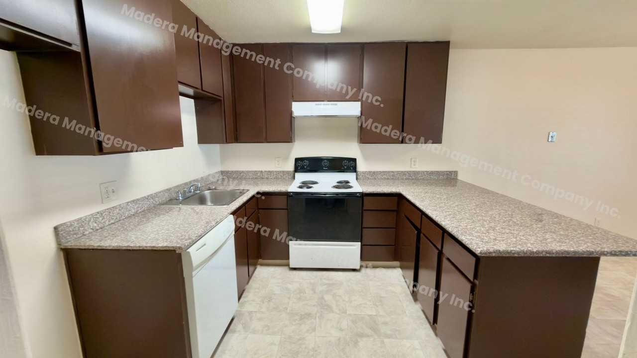 301 S B Street Apts. - Photo 5 of 11