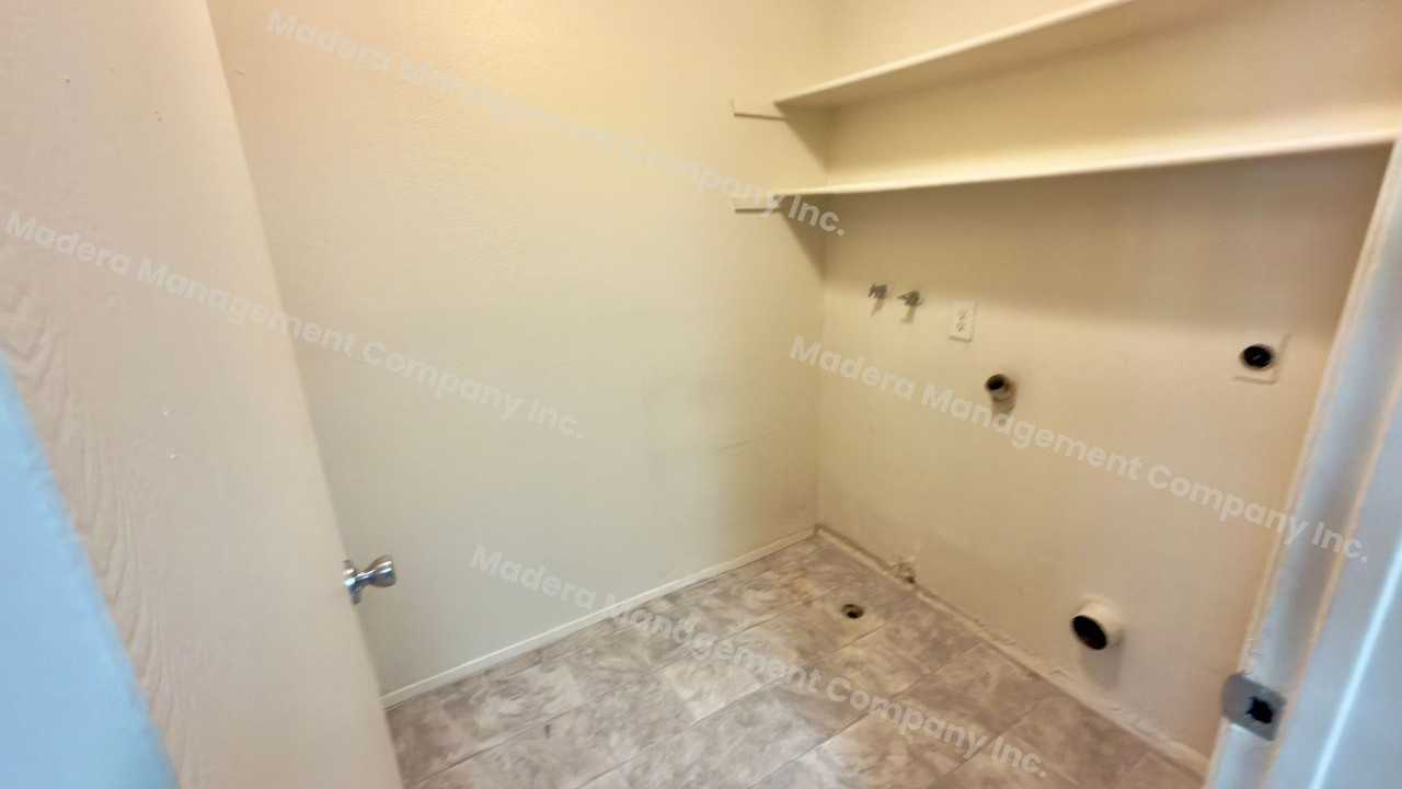 301 S B Street Apts. - Photo 6 of 11