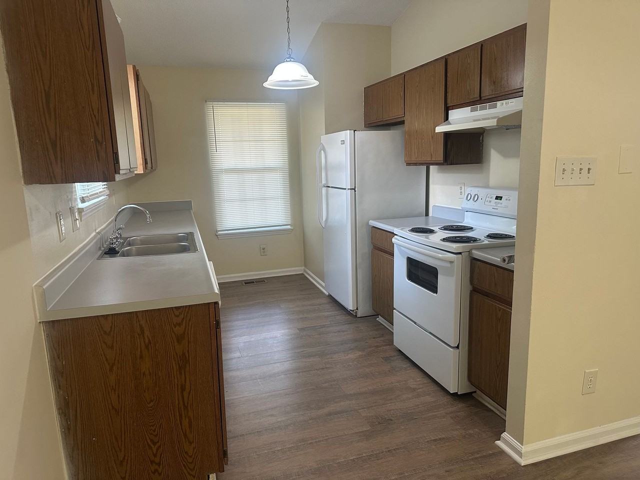 1911 Fidelity Dr - Photo 2 of 14
