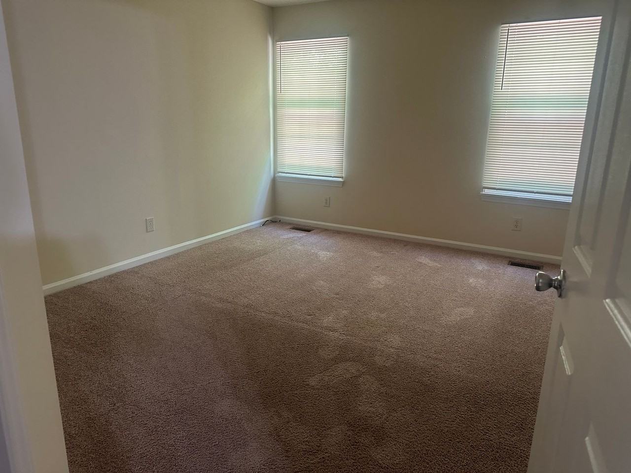1911 Fidelity Dr - Photo 4 of 14