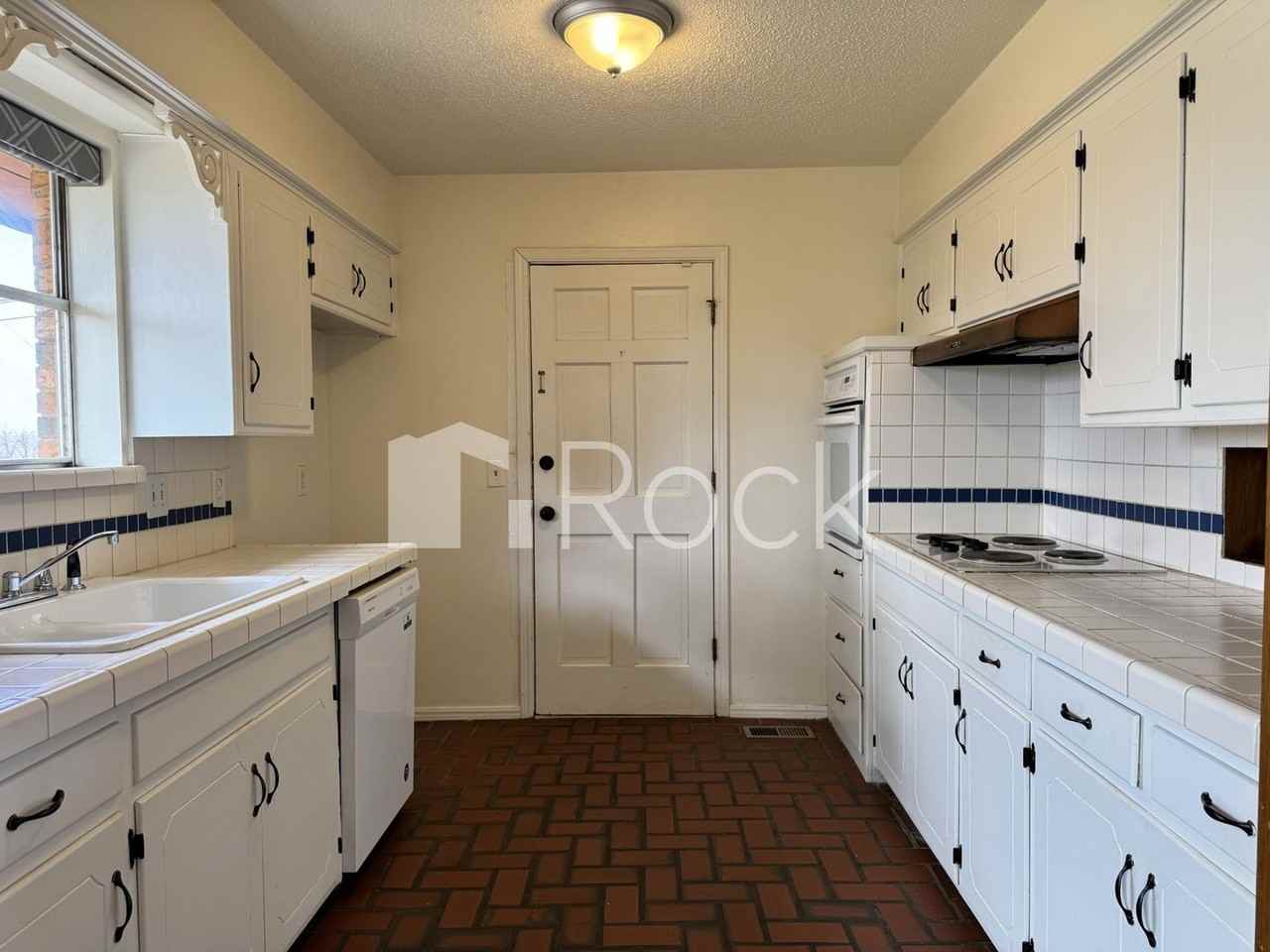 6305 N Allison Dr - Photo 2 of 24