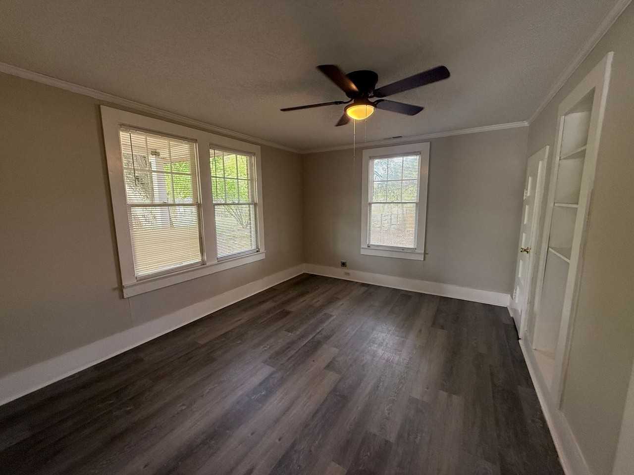 216 Meade St - Photo 3 of 12