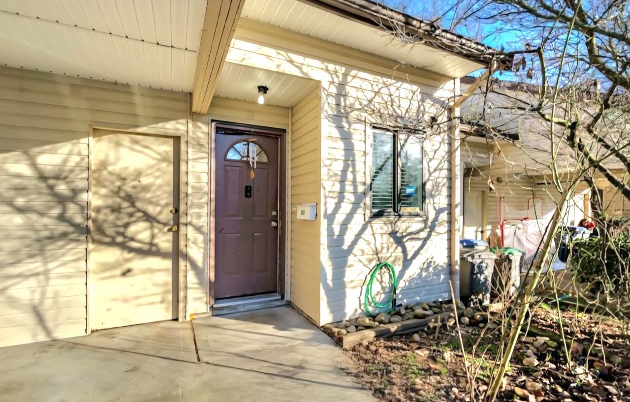 9272 122 St #904 - Photo 2 of 26