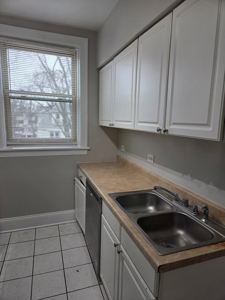 811 Seward Street #3N - Photo 7 of 18