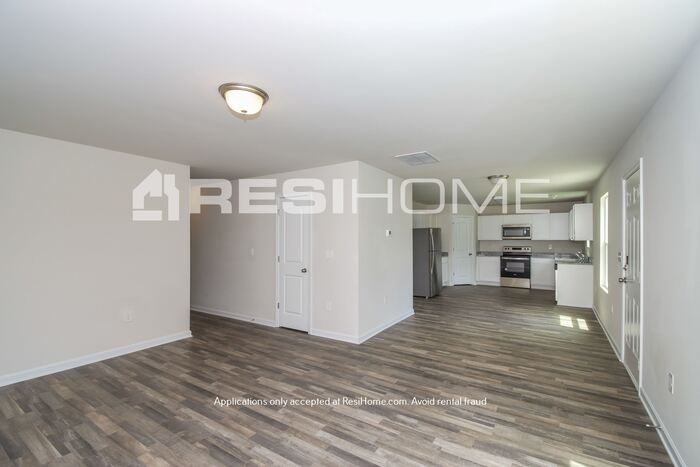 710 Ali St - Photo 5 of 24