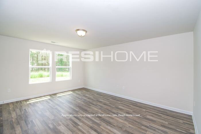 710 Ali St - Photo 6 of 24