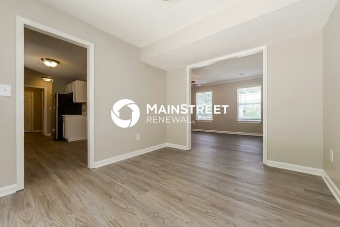 5683 Pine Gate Dr - Photo 4 of 17