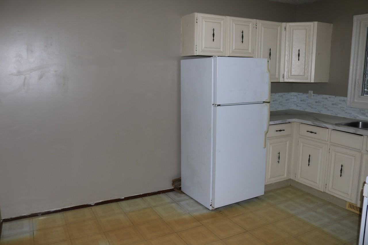 1598 Rothesay Street - Photo 3 of 41