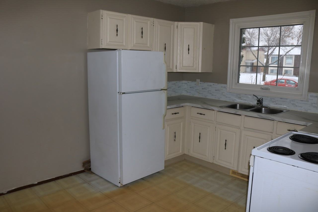 1598 Rothesay Street - Photo 5 of 41