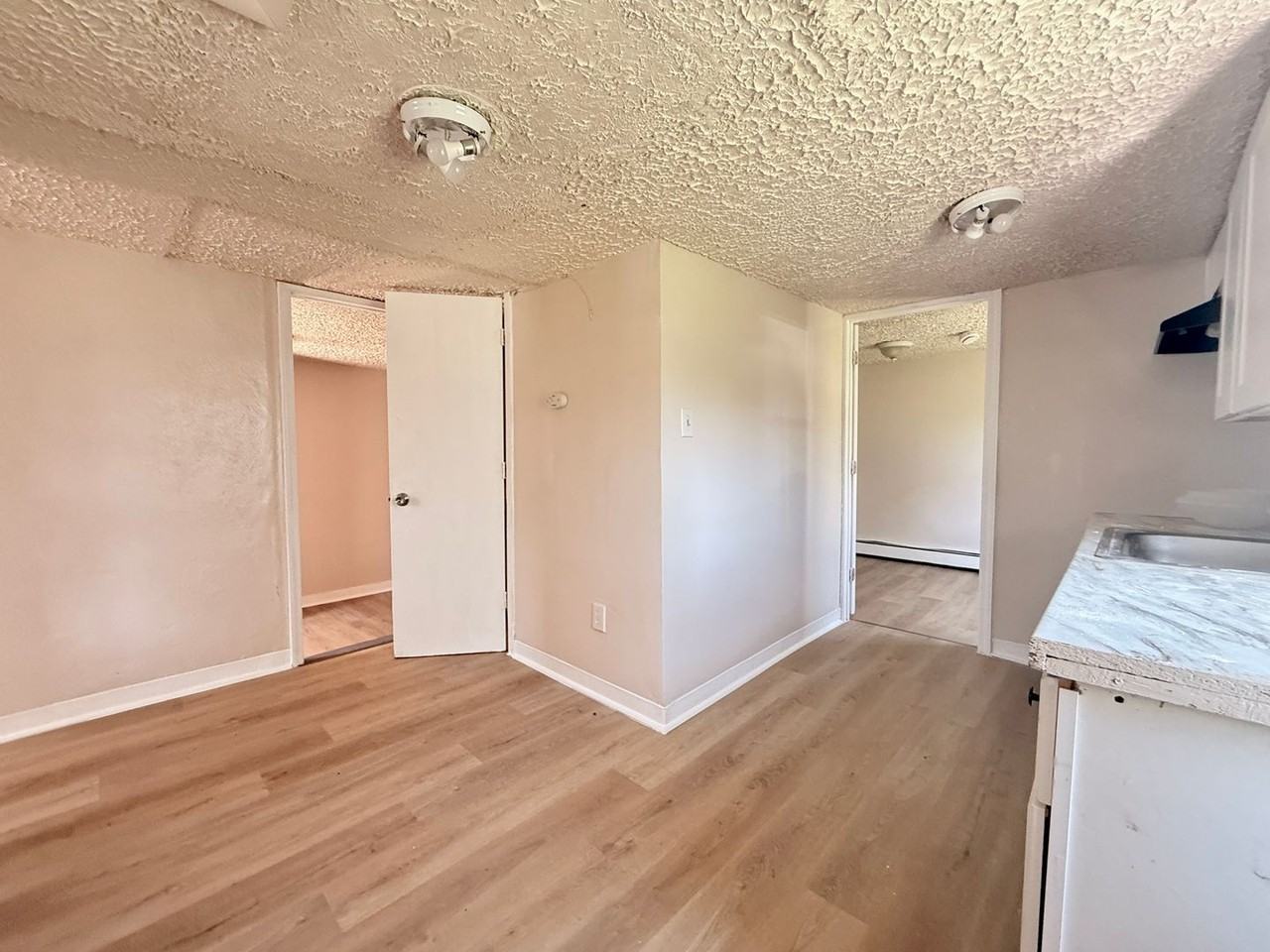 58 S. Pine St - Photo 5 of 25