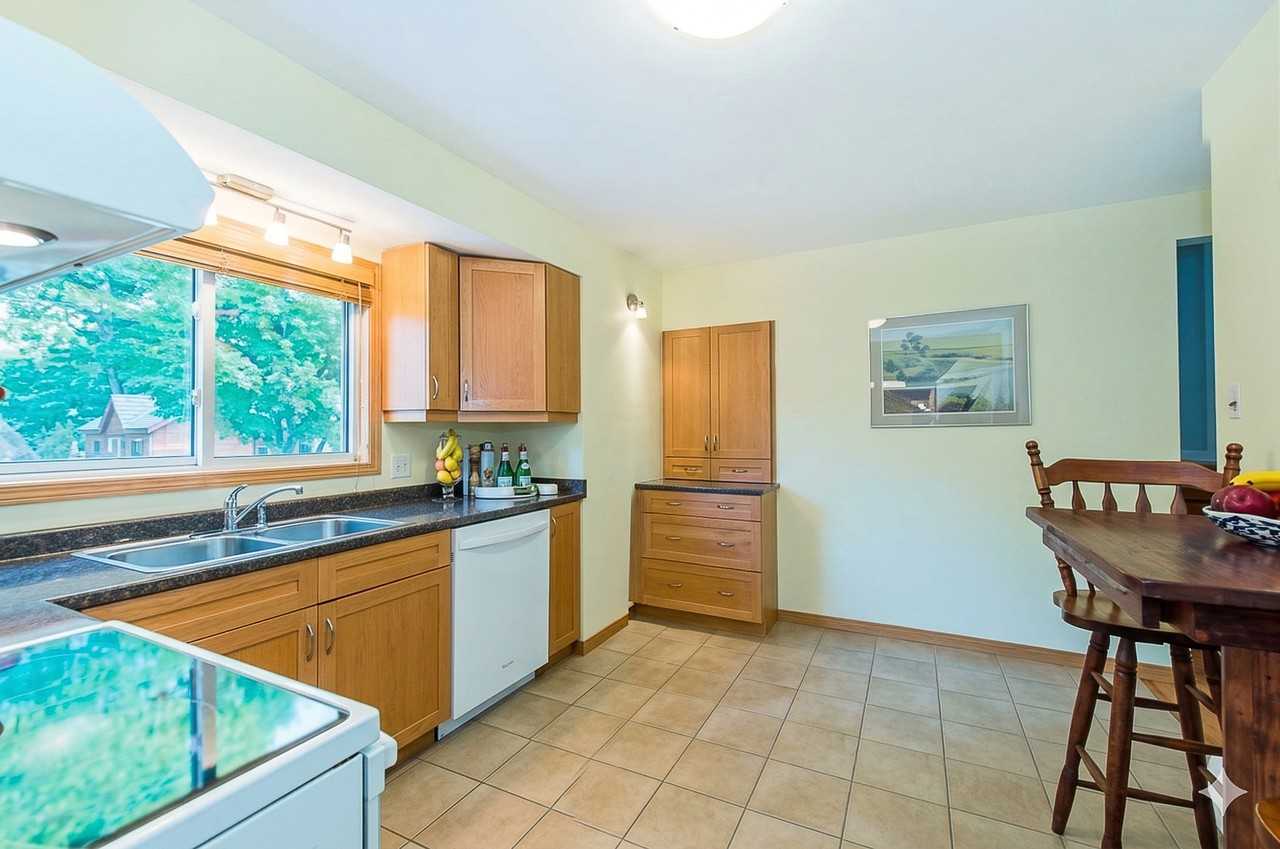 470 Briarhill Avenue - Photo 7 of 19