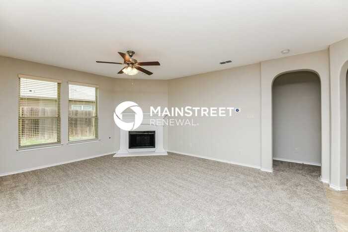 2921 Cedar Ridge Ln - Photo 3 of 16