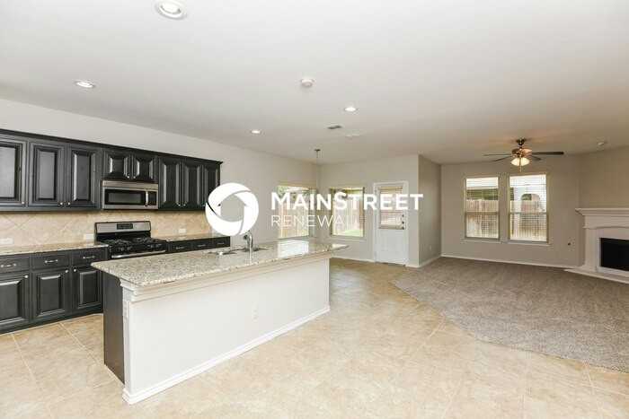 2921 Cedar Ridge Ln - Photo 7 of 16