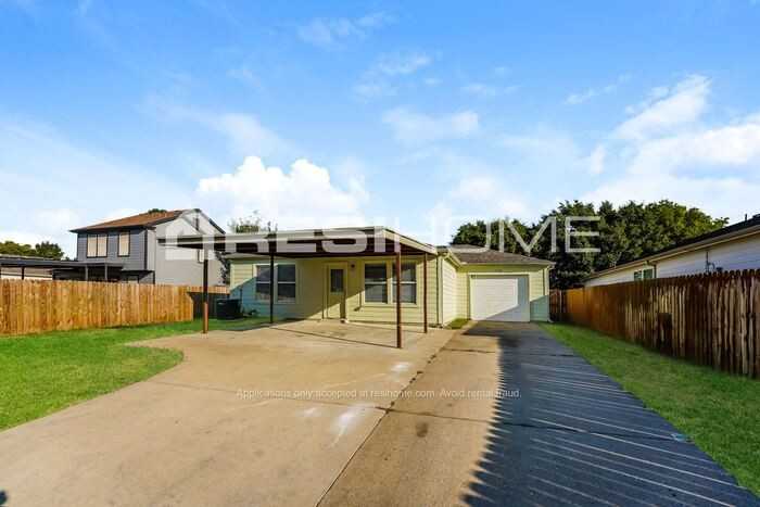 9720 Brierwyck Dr - Photo 2 of 16