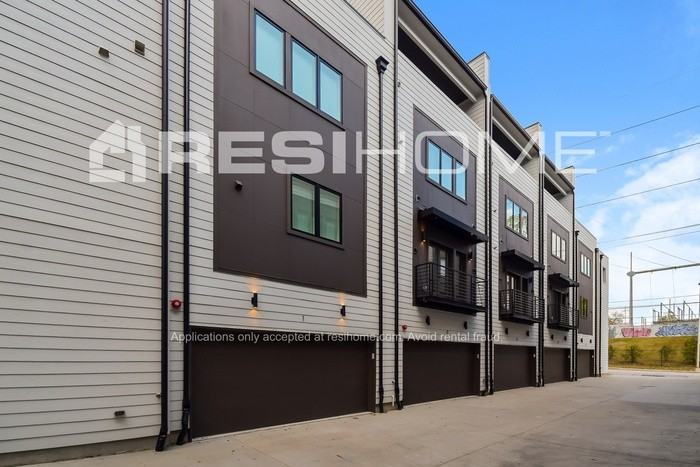 351 Hill St Se #7