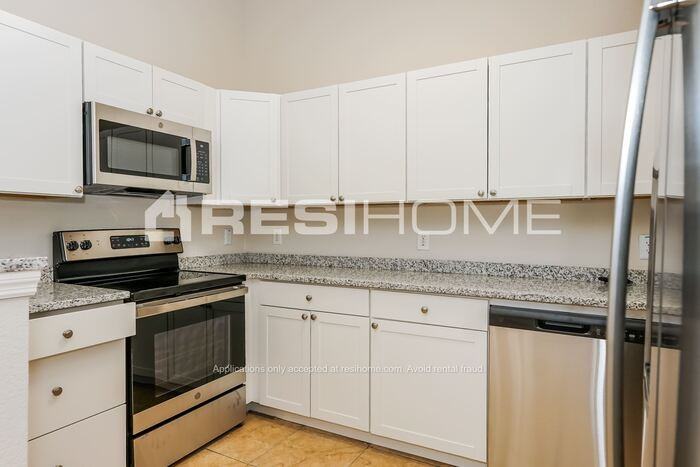 945 Picasso Ave - Photo 3 of 19