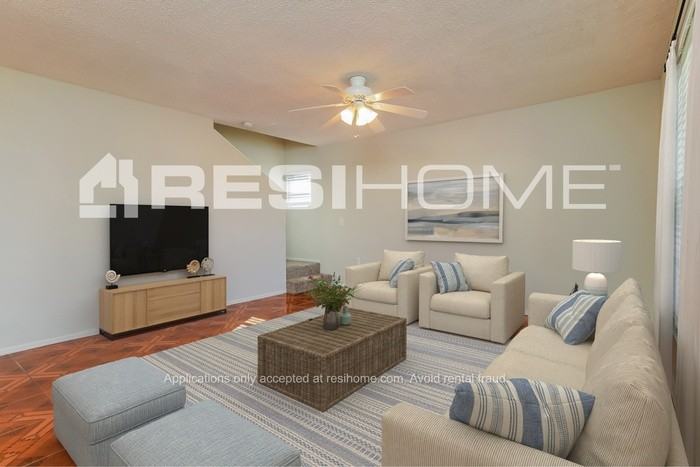 3354 Huntwicke Blvd - Photo 4 of 17