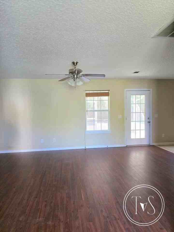 139 Wax Myrtle Ct - Photo 4 of 31