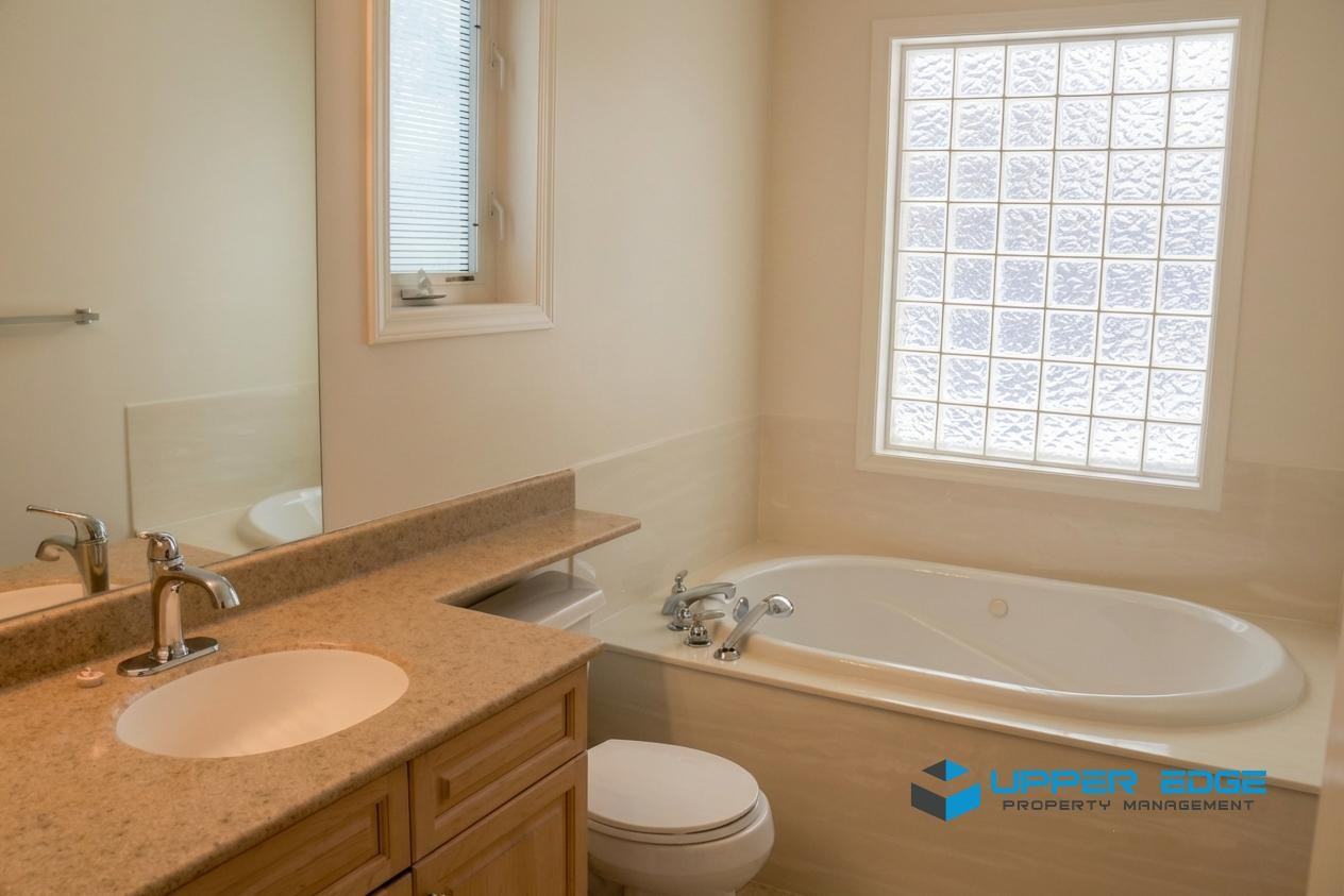 385 Willowlake Crescent #22 - Photo 4 of 21