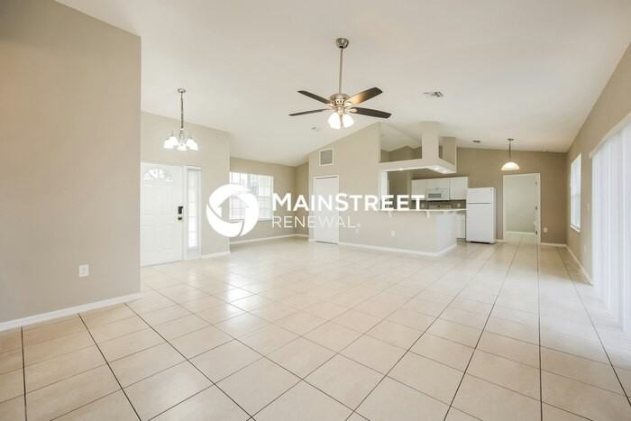 637 Montclair Ave S - Photo 4 of 15