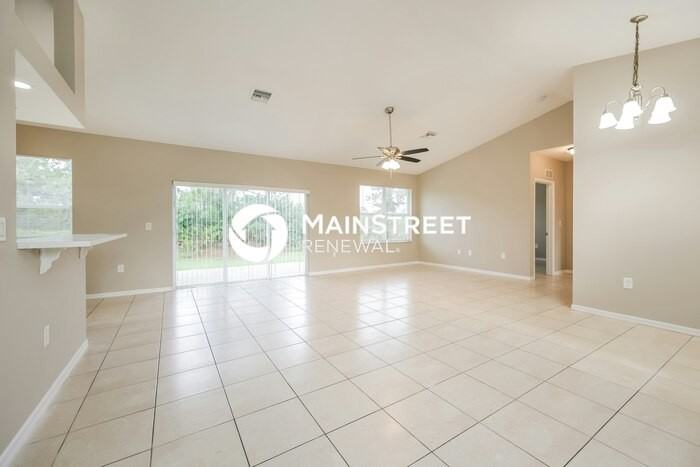 637 Montclair Ave S - Photo 5 of 15