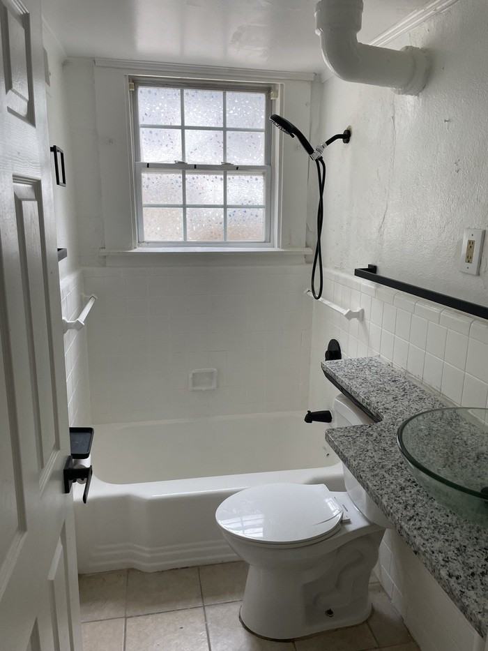 1088 Astor Ave Sw #C - Photo 6 of 9