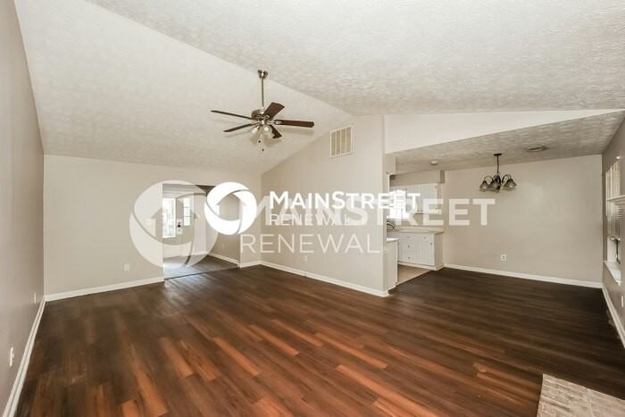 9206 Fairway Ct - Photo 4 of 16